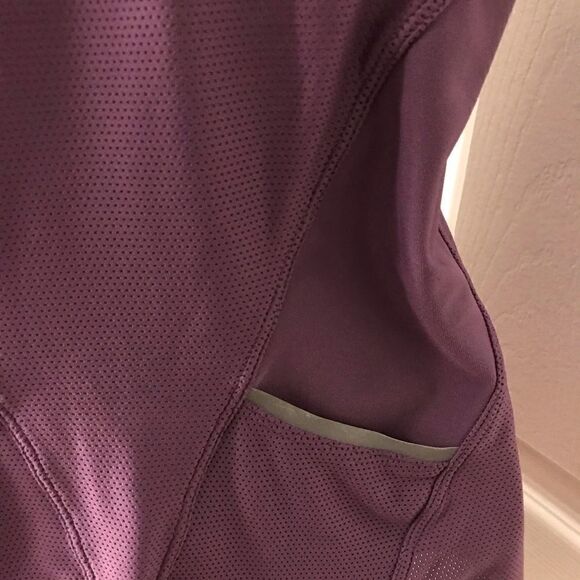 🌈Nike M Running/ Work Out Top With Bra! - Picture 5 of 7